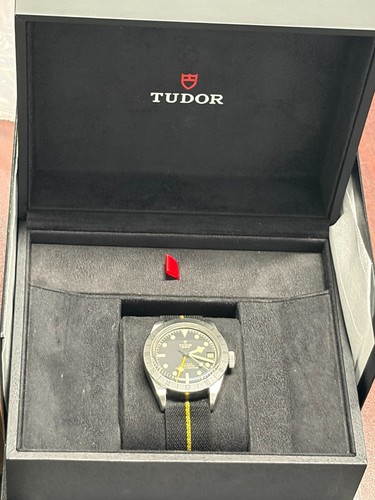 Tudor black bay - pro, automatic